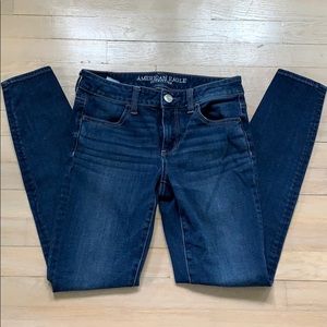 🦅 AE Outfitters Super Stretch Jeans 👖 Size 6 🦅